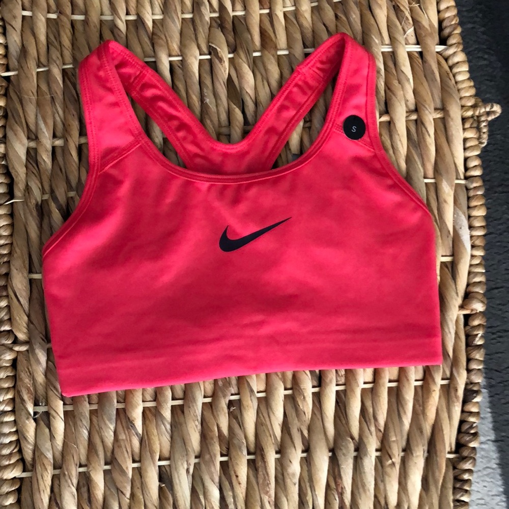 Nike sports bra top size small